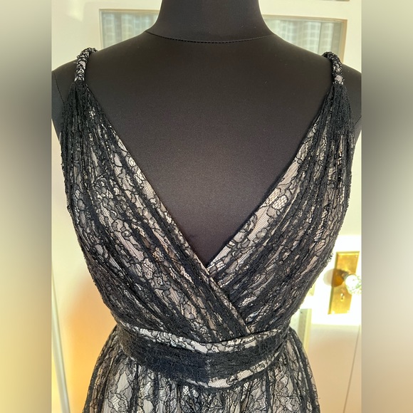 Alice + Olivia Lace Dress - Picture 9 of 12